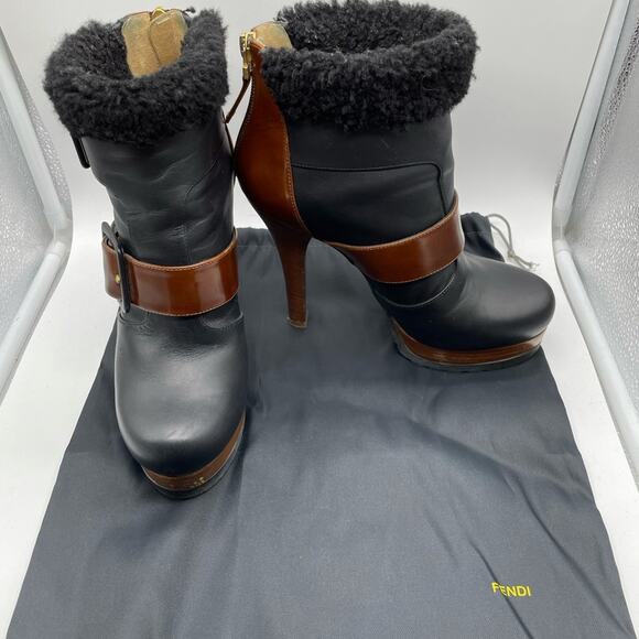 Fendi Moorland Two Tone Black Brown Leather Shearling Ankle Bootie Size 36.5 6.5 - Picture 2 of 15
